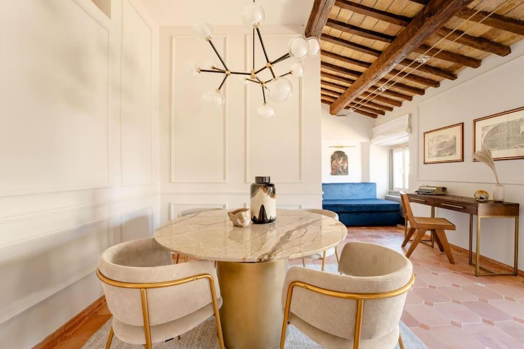 Apartment Giulia Penthouse - 5 Min Piazza Navona Rome