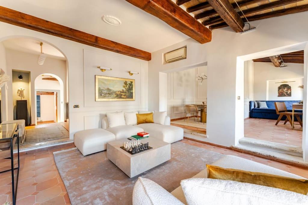 Apartment Giulia Penthouse - 5 Min Piazza Navona Rome