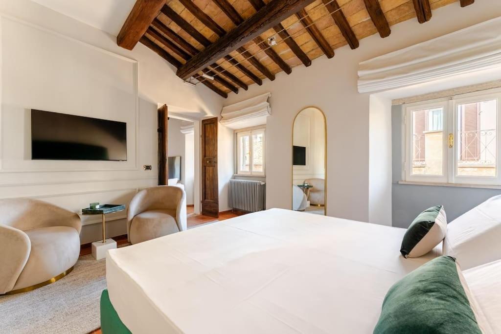 Apartment Giulia Penthouse - 5 Min Piazza Navona *