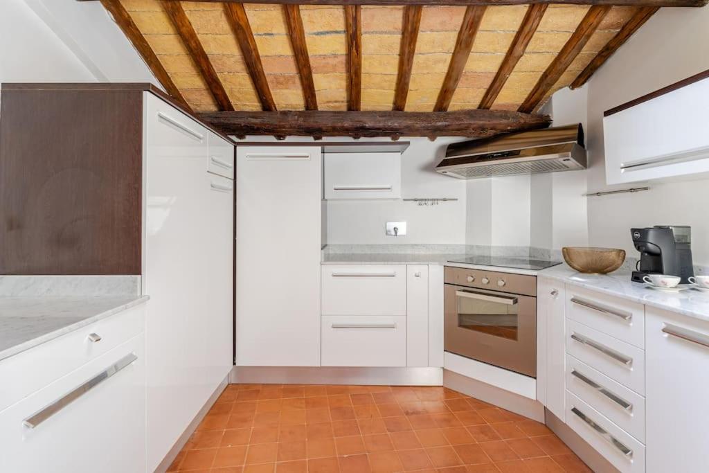 Apartment Giulia Penthouse - 5 Min Piazza Navona Rome