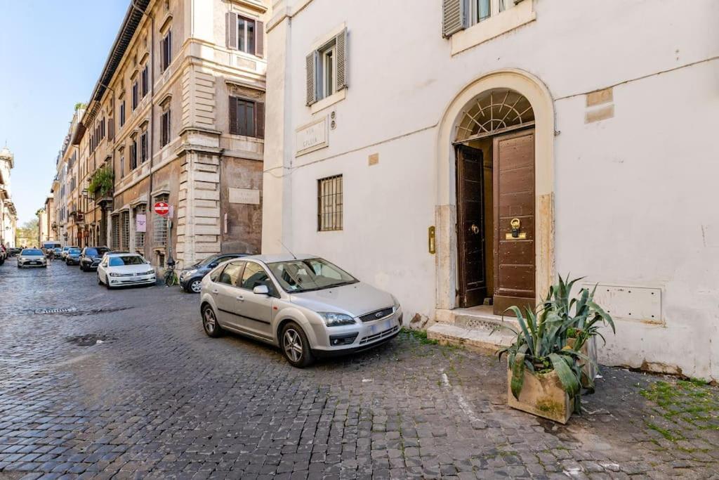 Apartment Giulia Penthouse - 5 Min Piazza Navona *